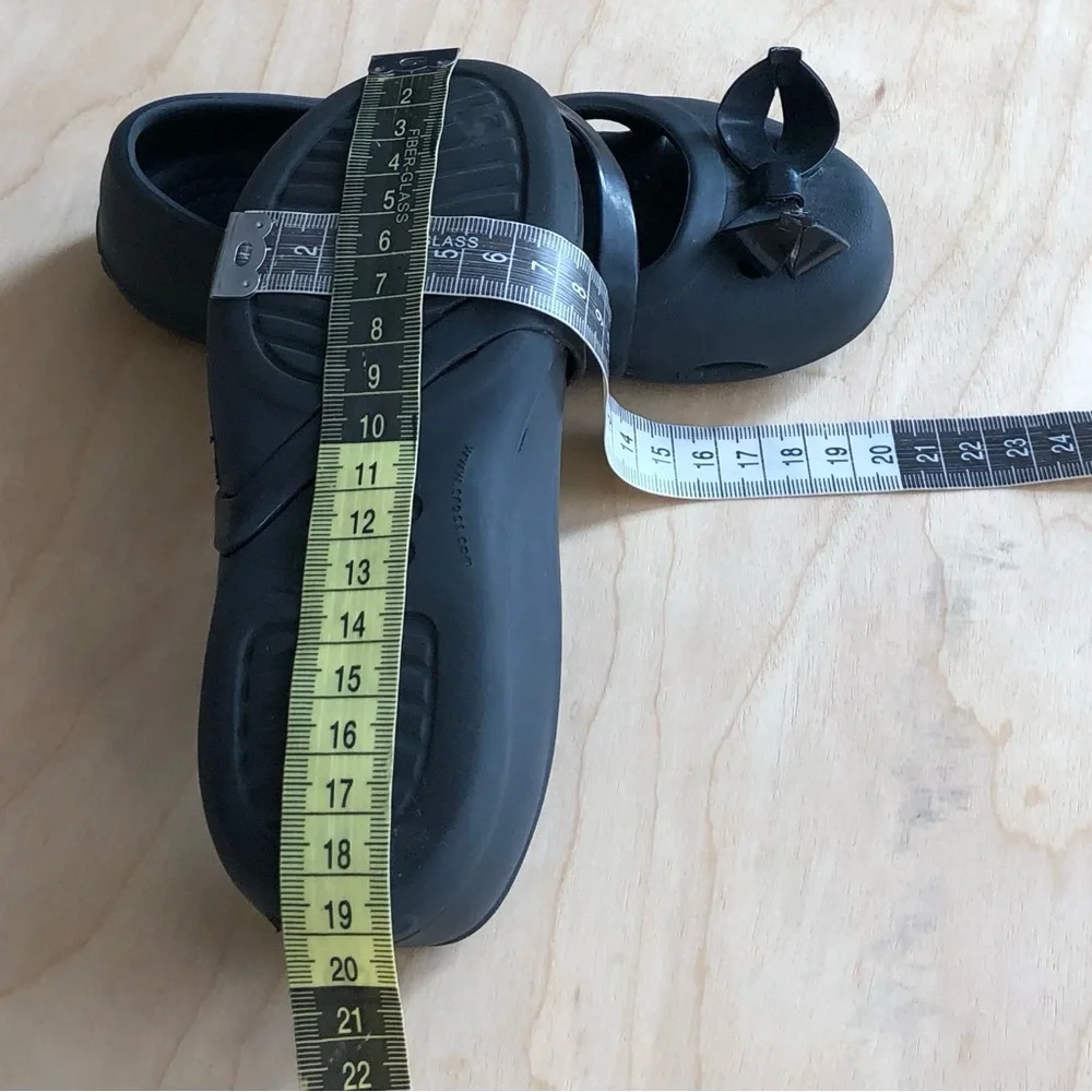 CROCS Black Bow Mary Jane Flats Kids Size 11C casual Water Resistant.